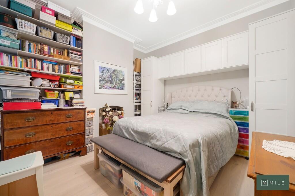 6a Radcliffe Aven...