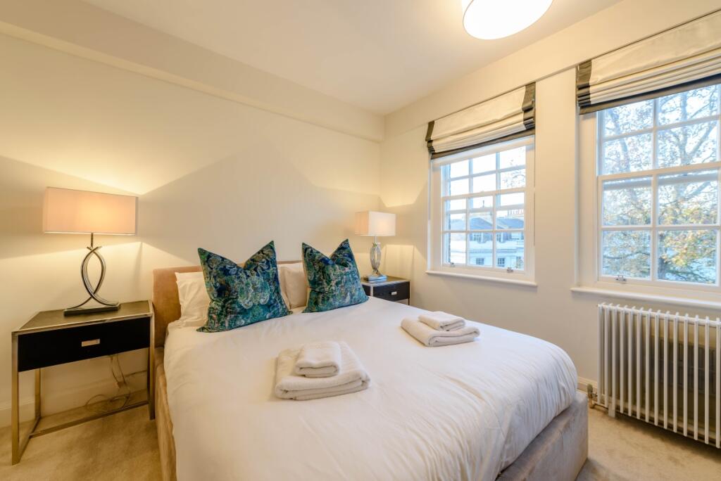8447084-interior_21