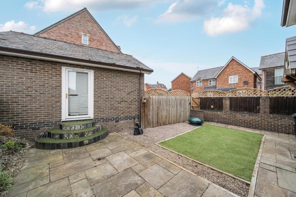 Garden with Garage access.jpg