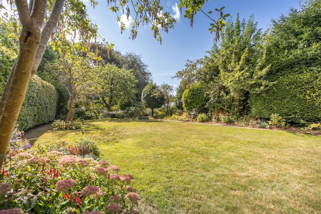 Bilton Road, Rugby (11).jpg