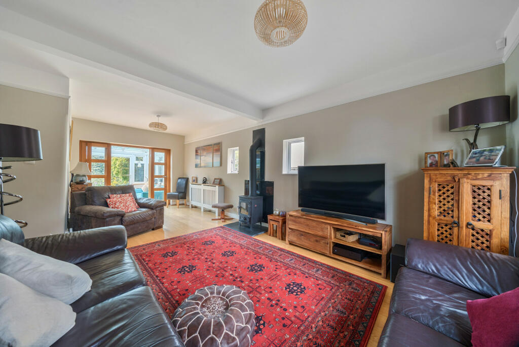 1174372 (1).jpg