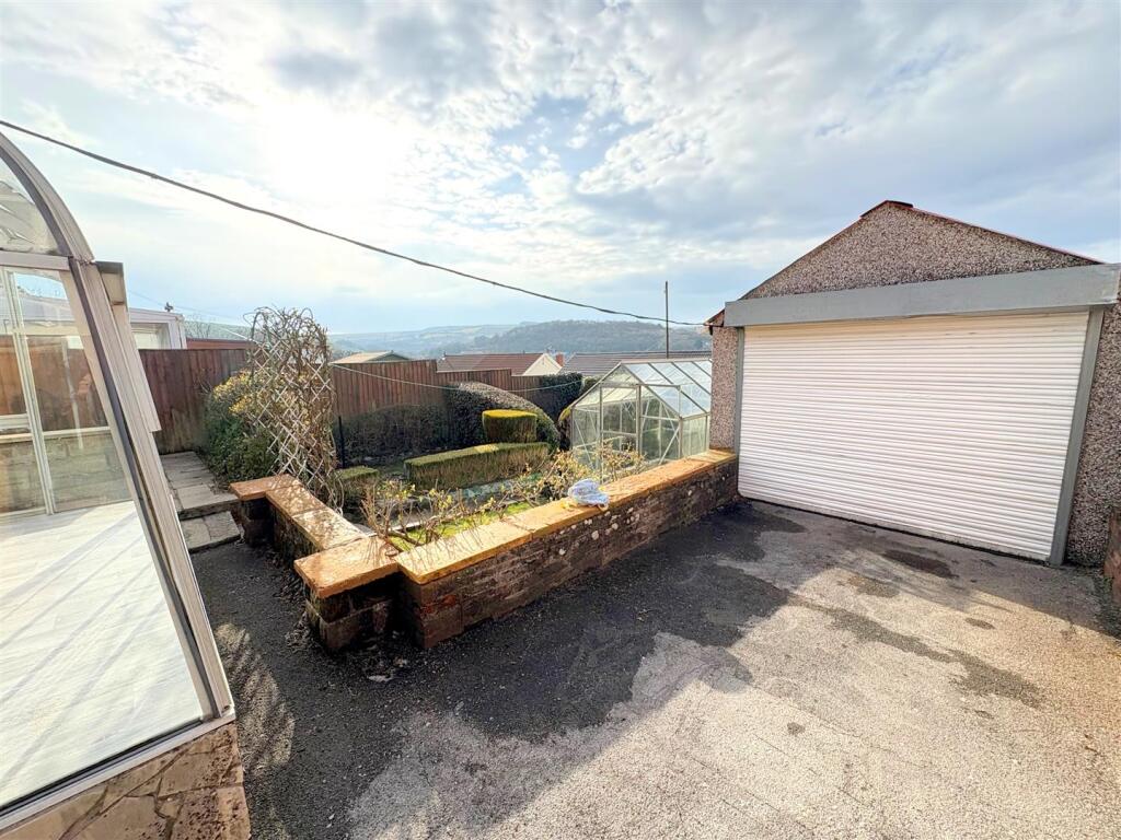 Rear Garden a.jpg