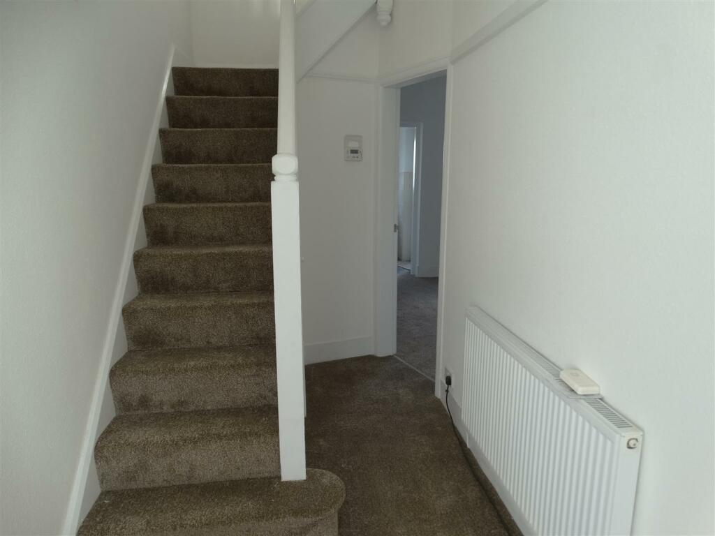 1868 b hallway.JPG