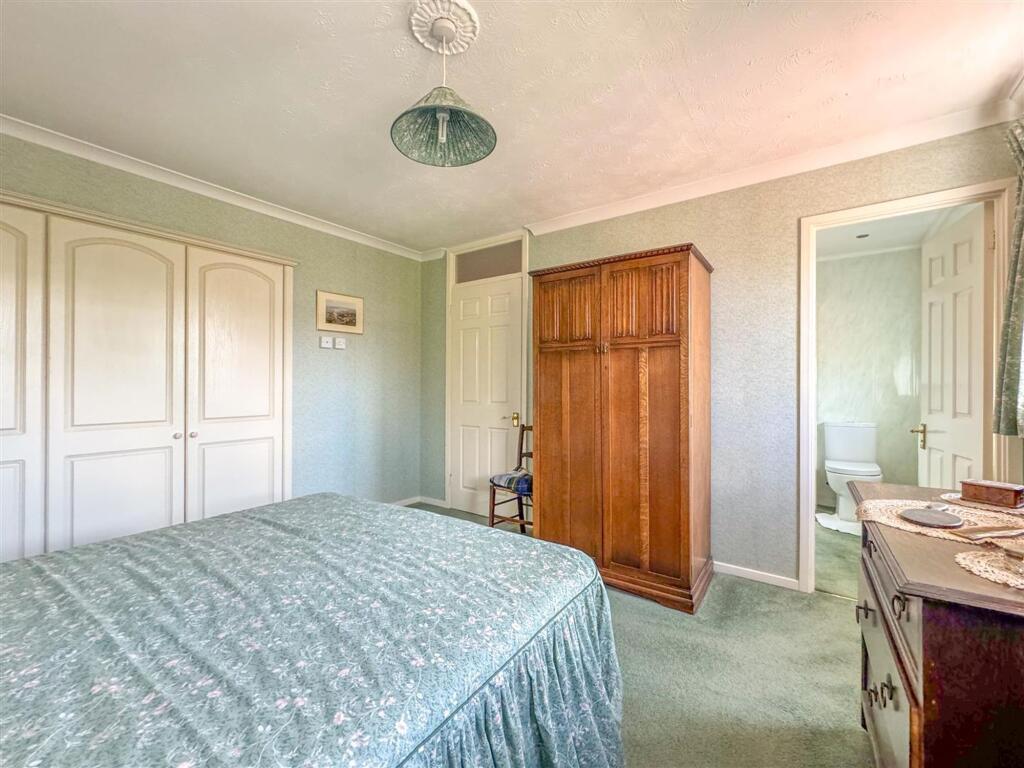 Hawk Close - Image-5.jpg