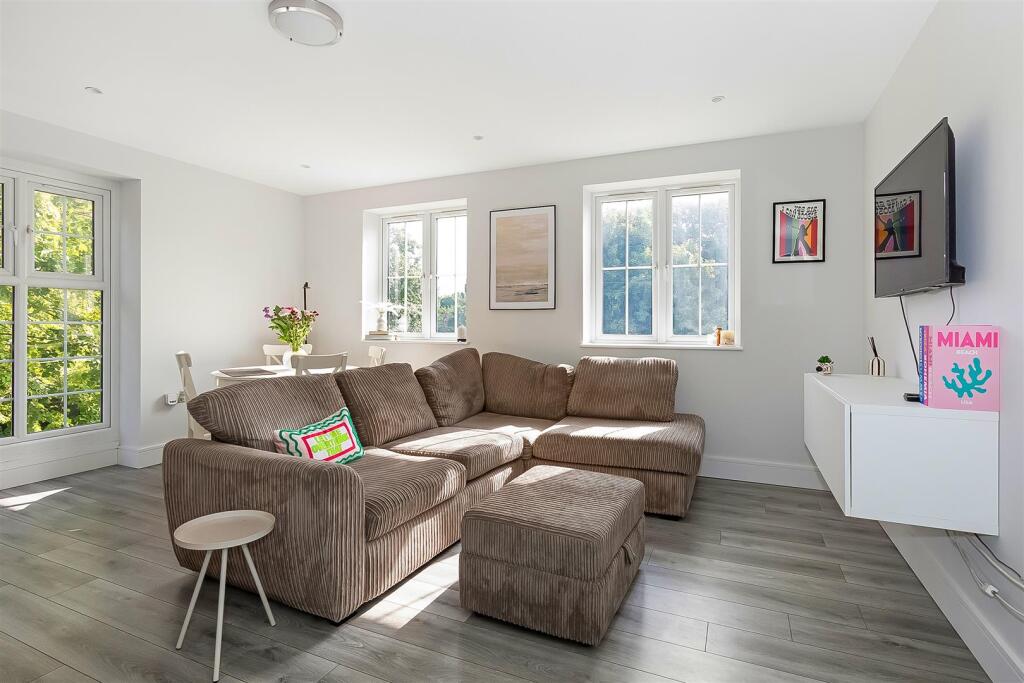 Kitchen / Reception Room