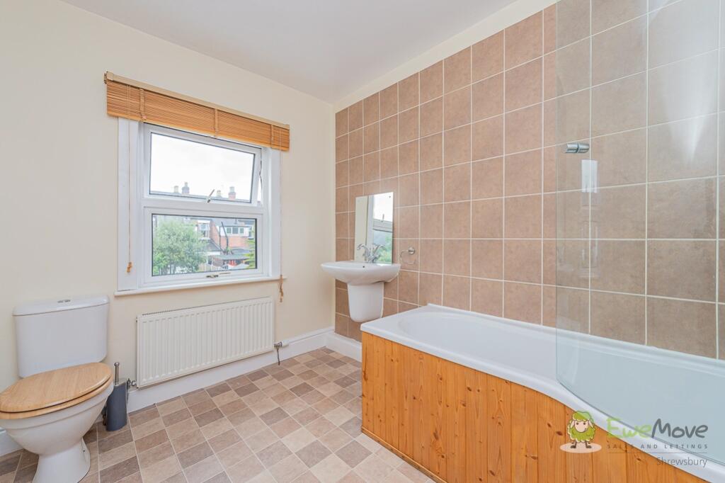 Main bathroom