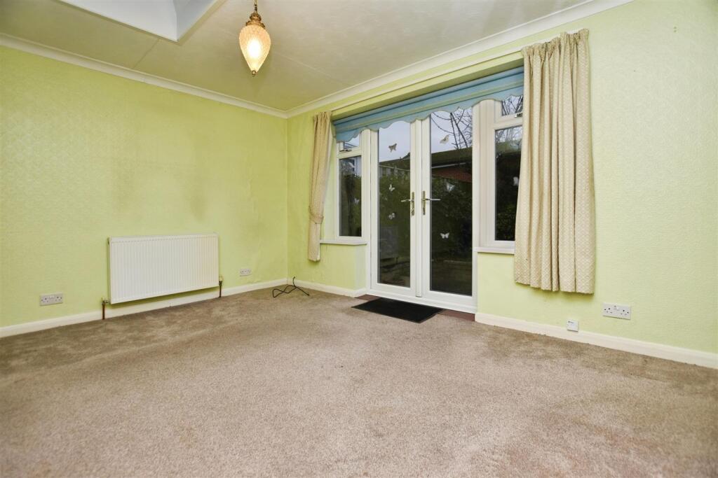 Lounge Feature Patio Doors