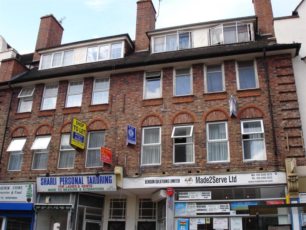 17a finchley on left.JPG