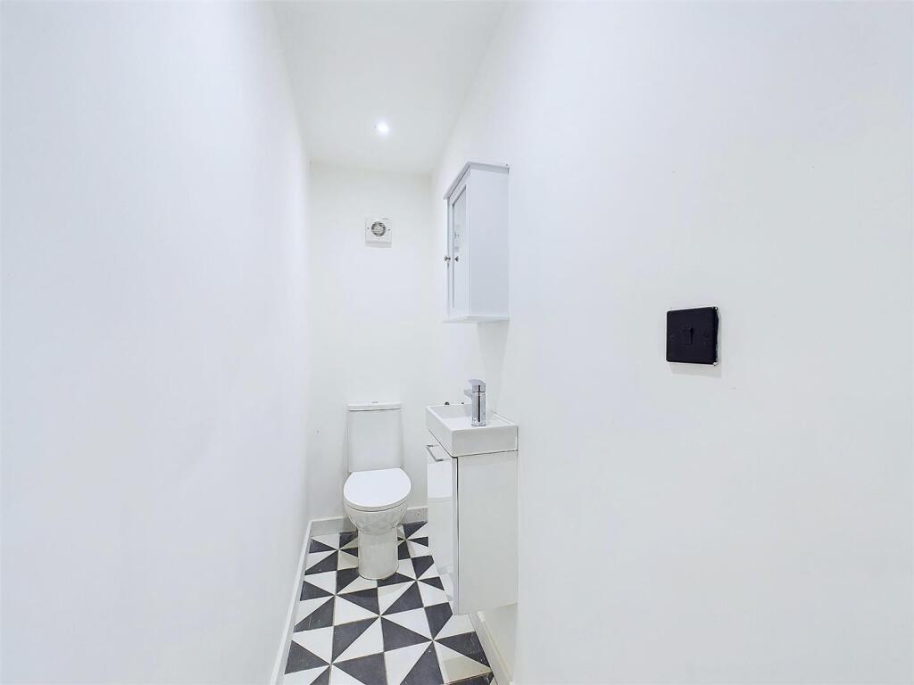 19 - 6 Bedroom HMO.jpg
