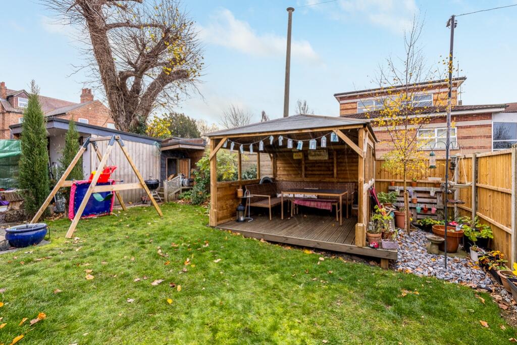 Flat 6 9 Cross O'Cliff Hill-8
