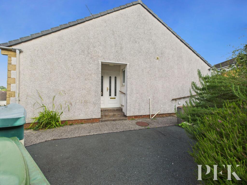 Private Side Patio / Front Door