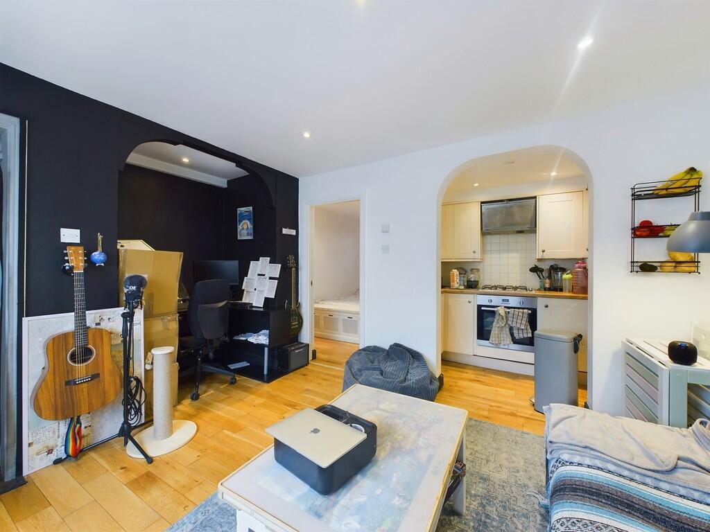 CAM03519G0-PR0093...