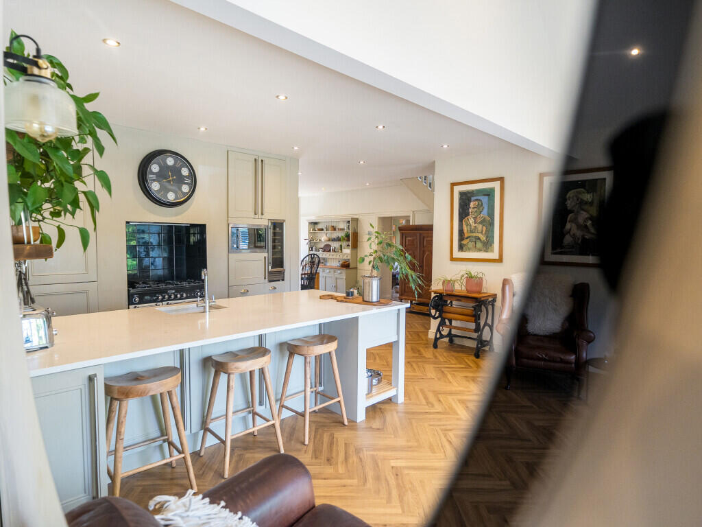 1330581-43-689da2...