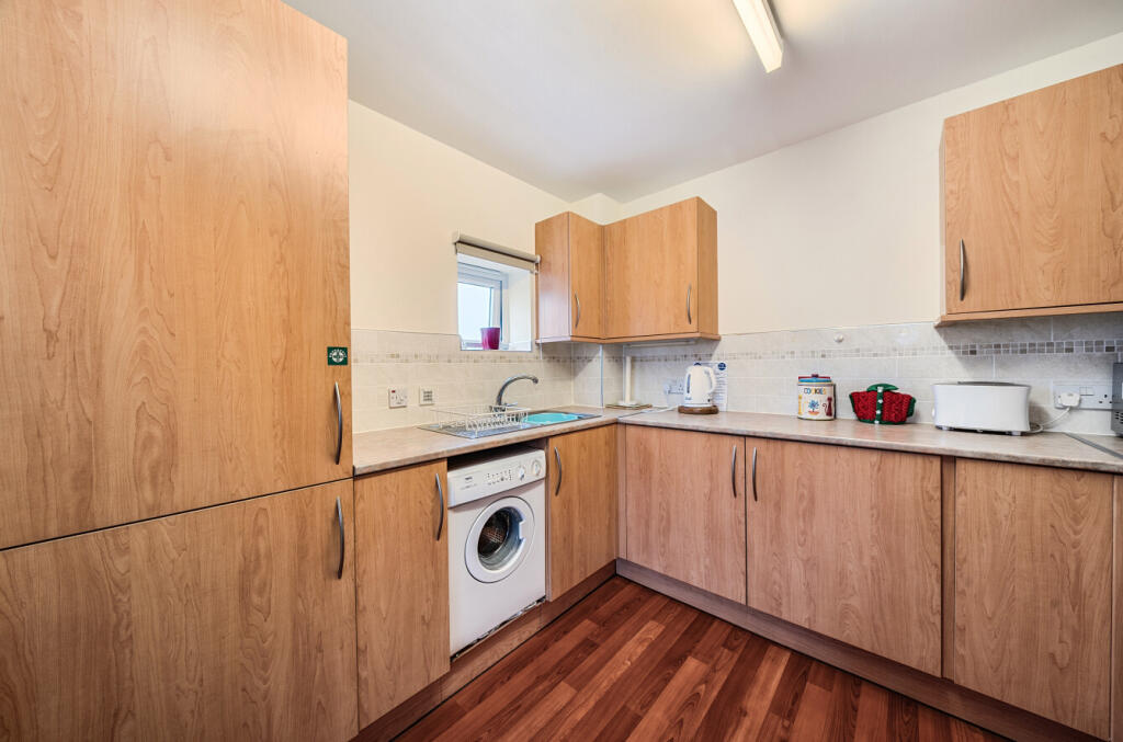 1329311-12-688904...