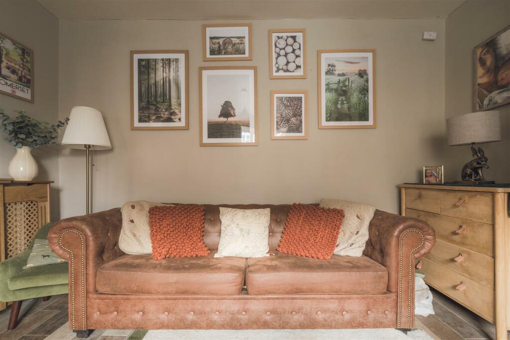 2024-11-27-J2972-Eves-0142.jpg