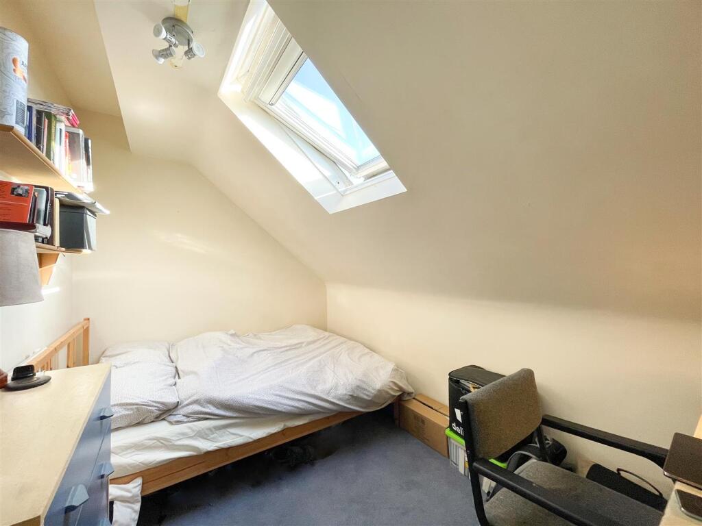 Flat 2C 43 Springhill Court_-7.jpg