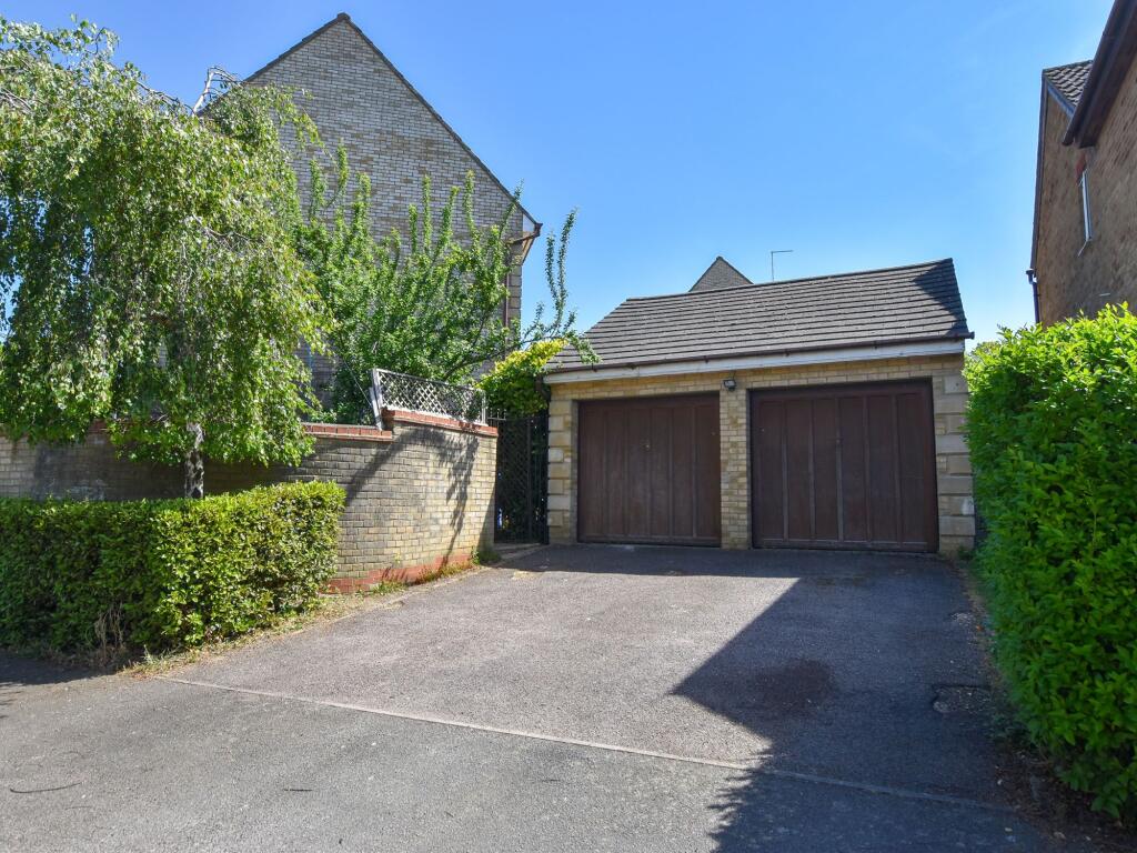 Double Garage &amp; Driveway