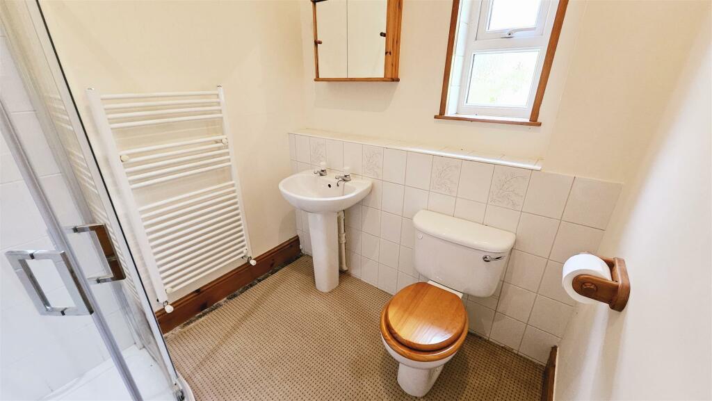 Shower Room.jpg