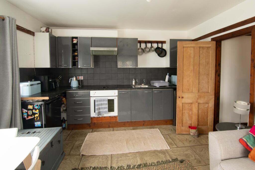 Front flat kitchen dinner