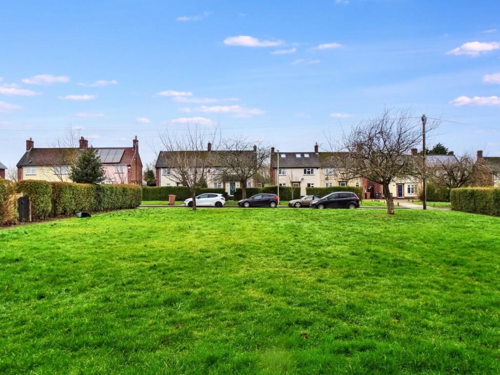 GREENSWARD VIEWS TO FRONT