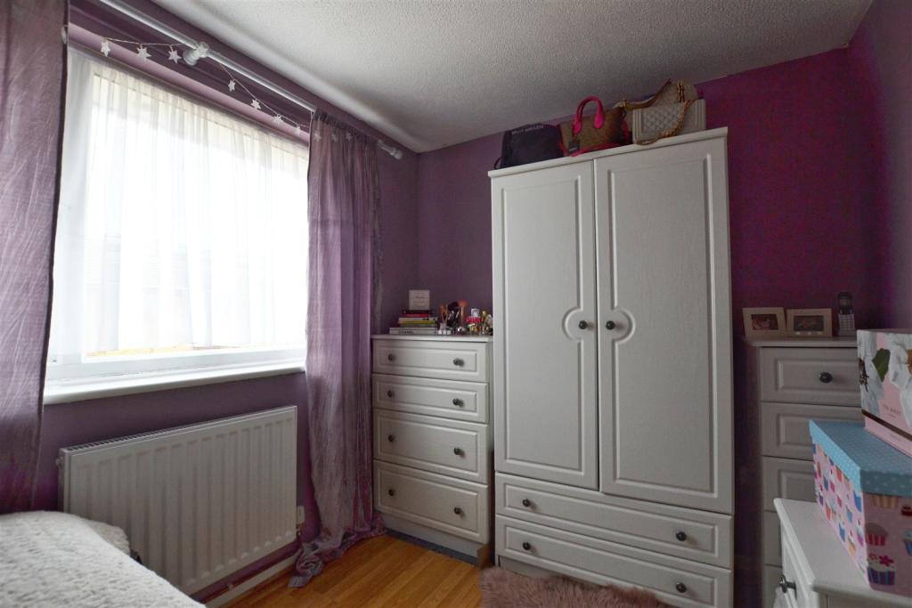 bed 2.jpg