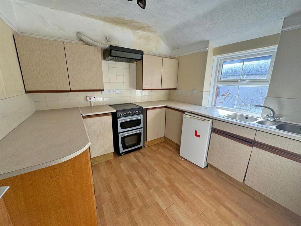 KITCHEN 2