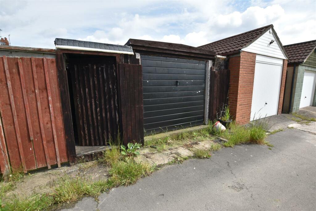 Garage.JPG