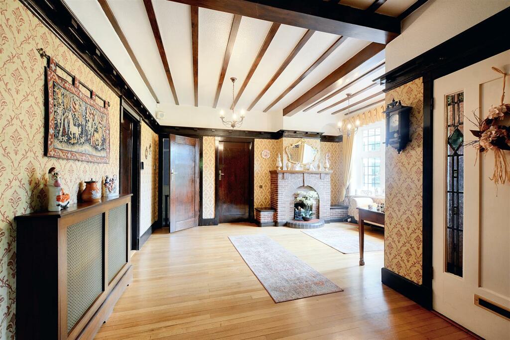 Entrance Hall_3.jpeg