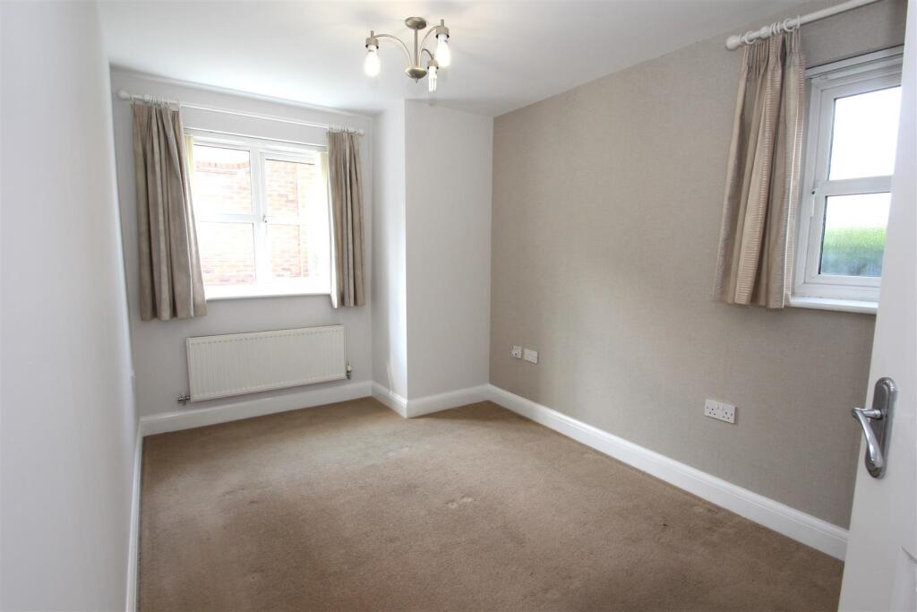 bedroom.JPG