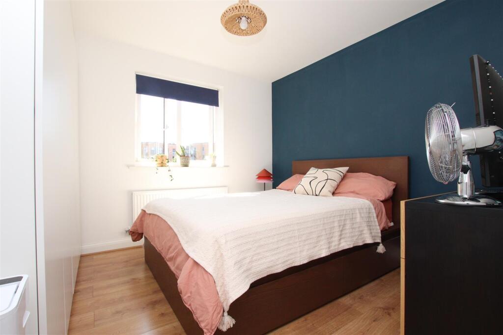 Bedroom 1a.JPG