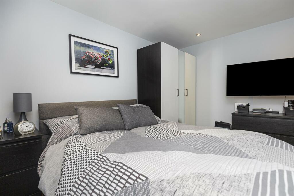 Bramleys Estate Agents - Blacksmiths Fold (44).jpg