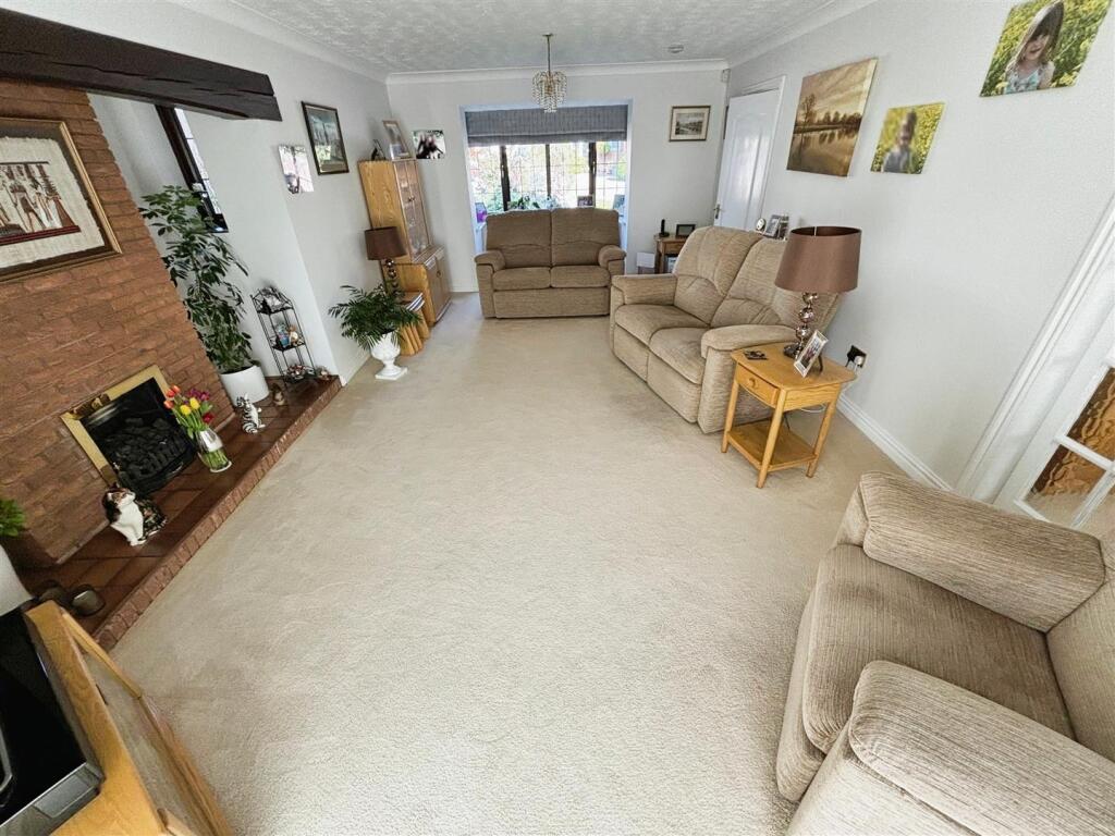 SC Sitting Room...jpg