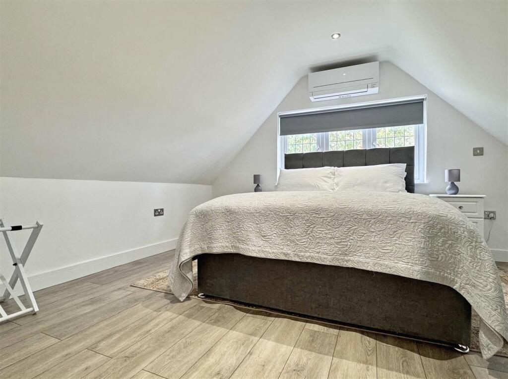 Annex F:F Bedroom.jpg