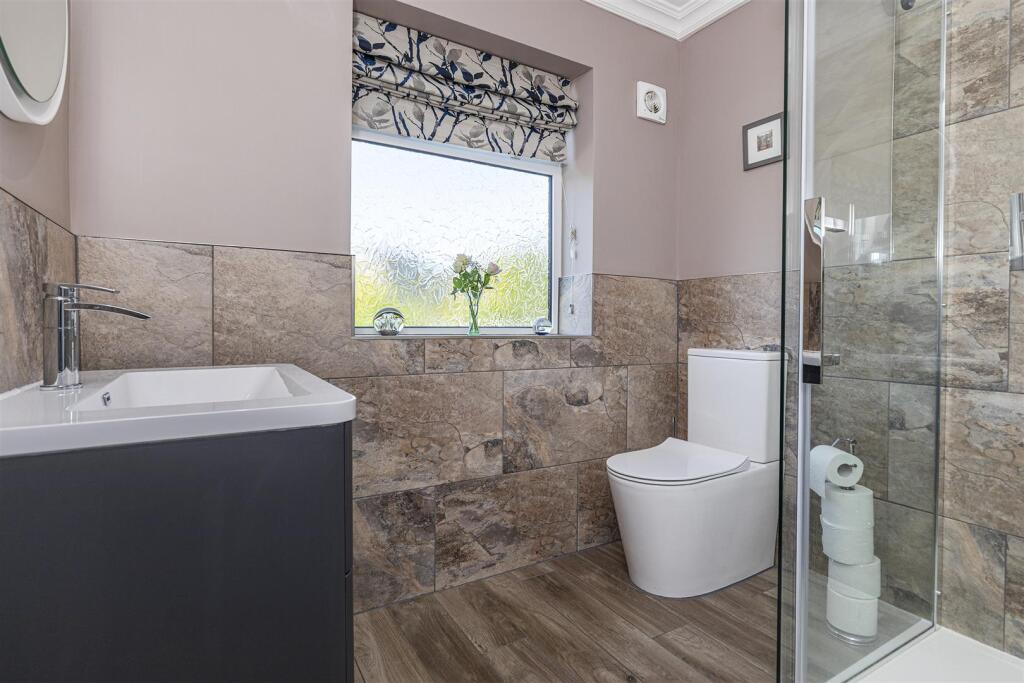 Bramleys Estate Agents - Kennedy Avenue - Fixby (3