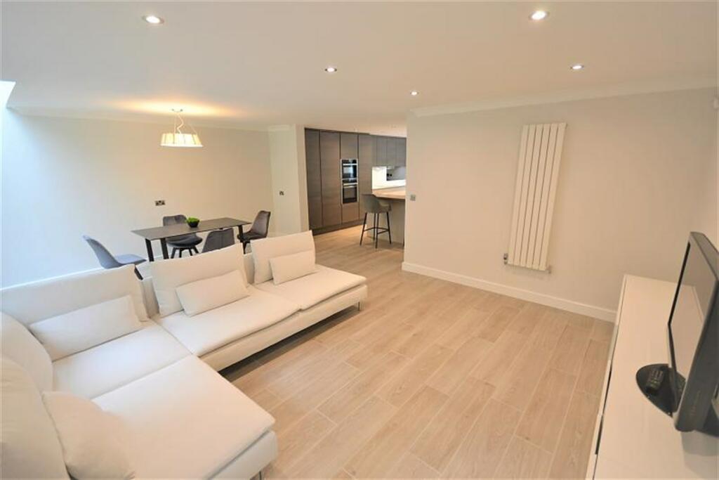 Living Room &amp; Di