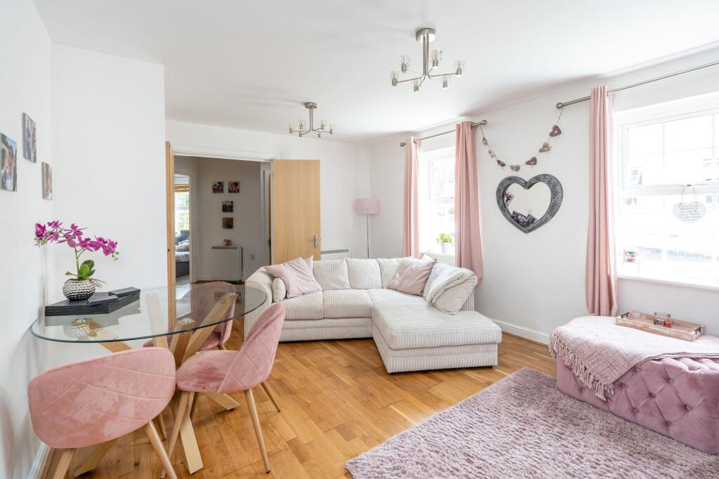 Living/Dining Area