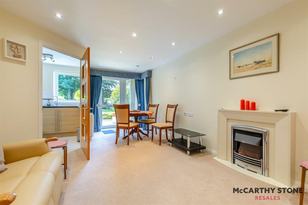 8610186-interior13.jpg