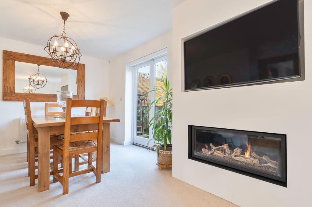 Lounge/Dining Room