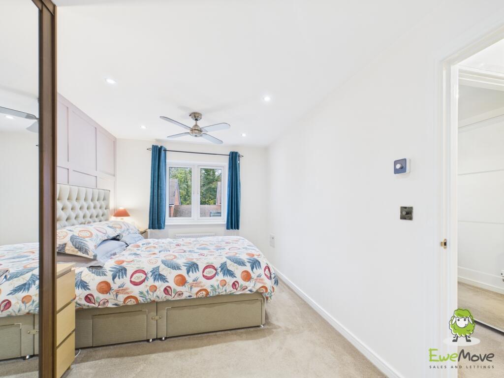 EweMove Estate Agents Basingstoke - The Coach Road