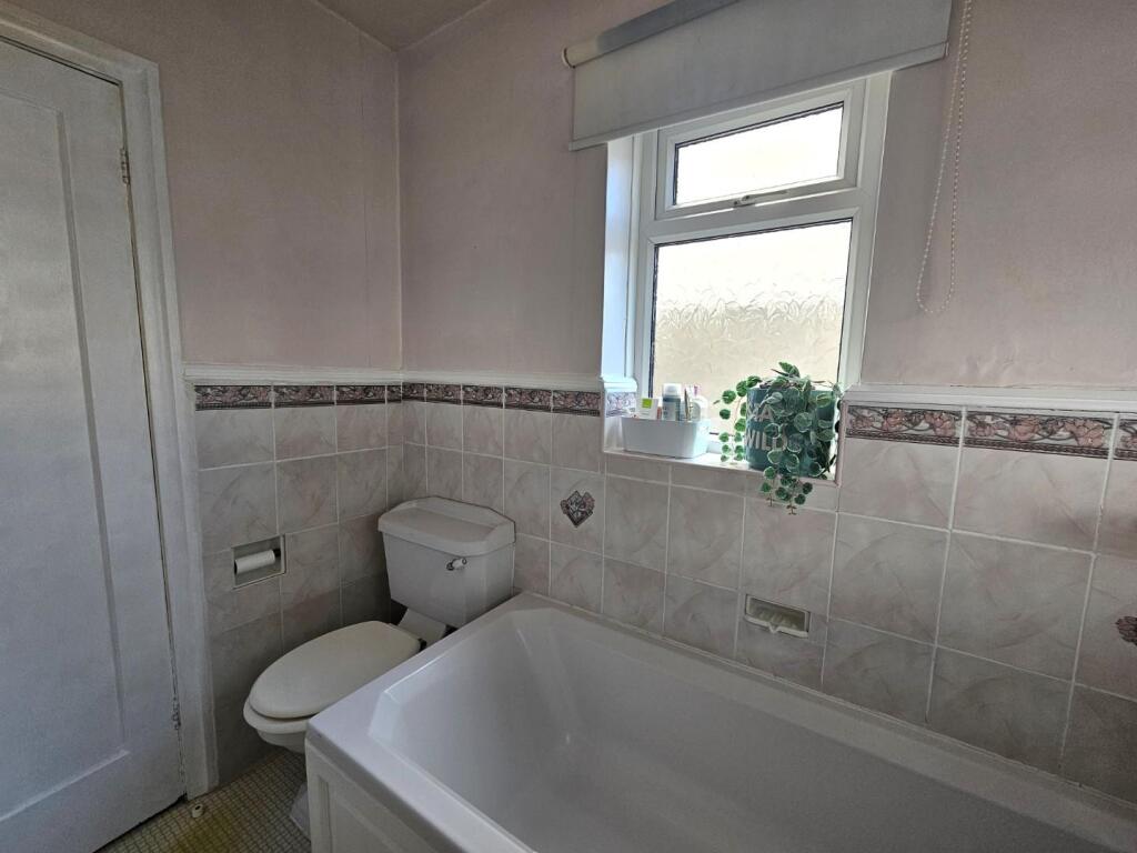 52 coro - Bath pic2 - Copy.jpg