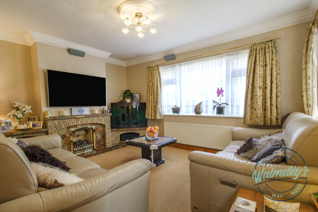 Sitting room dual aspect