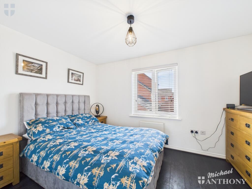 CAM03218G0-PR0587-STILL008