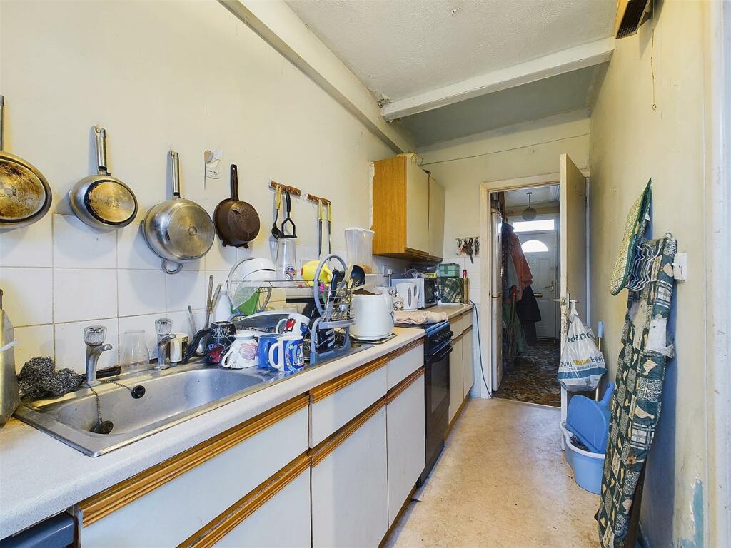 4 - End Terraced House for Auction, Redfield, Bris