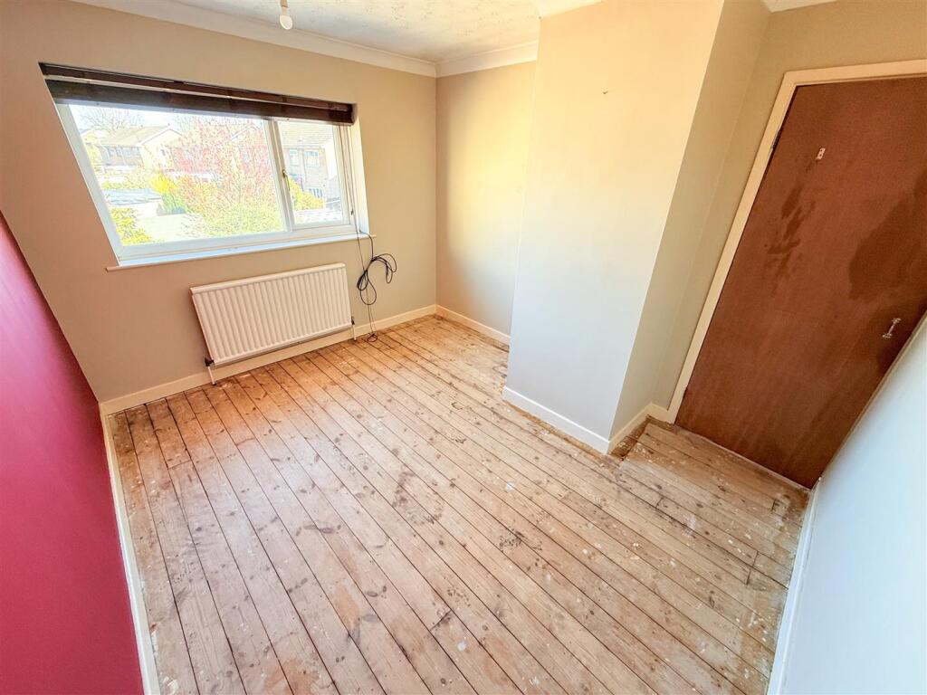 BEDROOM 2