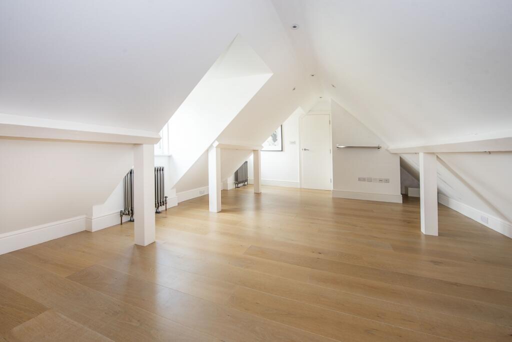 the-coach-house-c...