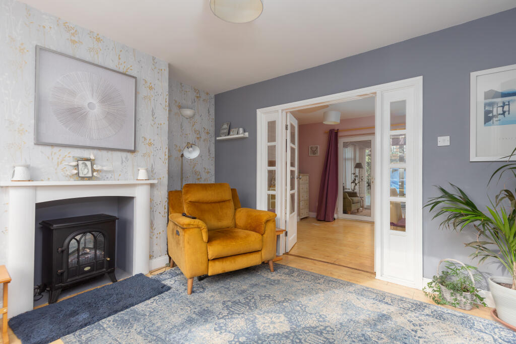 Lounge Through Diner