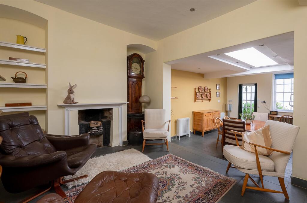 OPEN PLAN KITCHEN DINING AND SITTING AREA