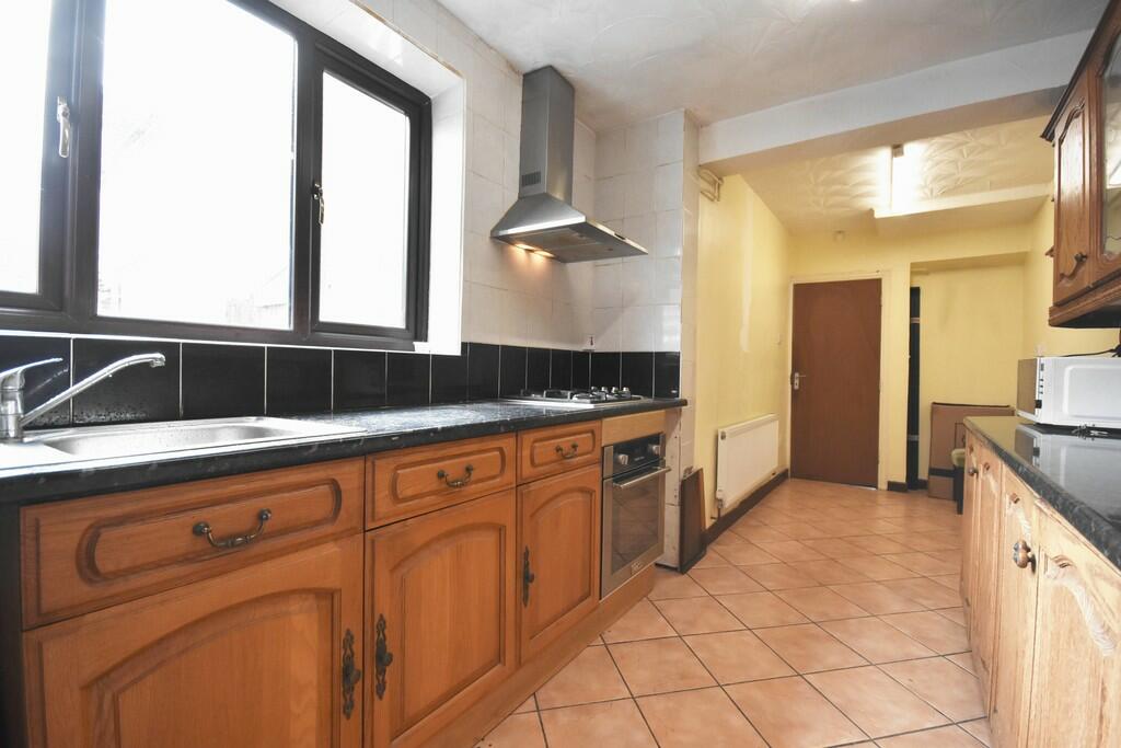 Kitchen 2-min