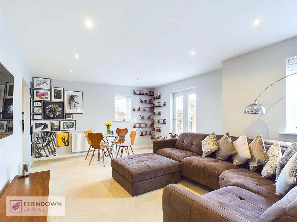 Lounge / Dining Room