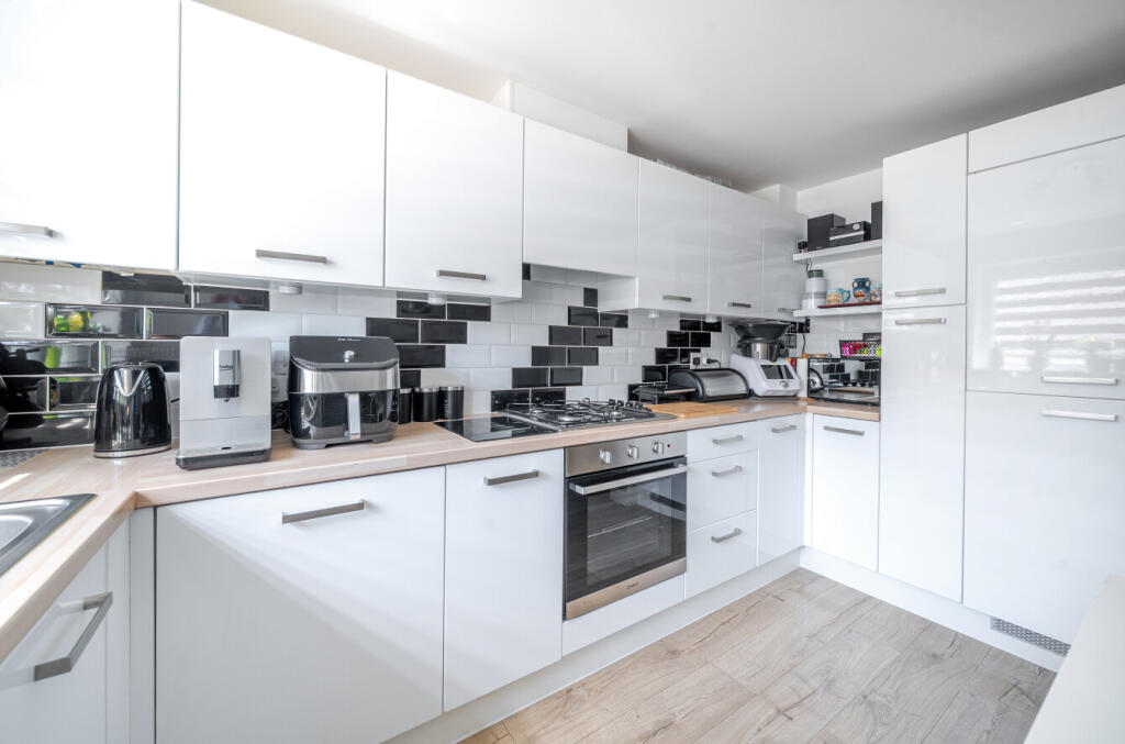 17-68234c766aef5-1290531-ARW-17